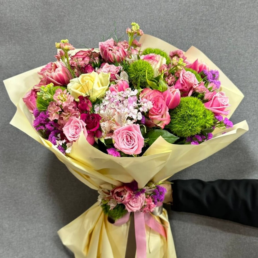 Lale Grintrik Statüs Hüsnü Yusuf Astomerialarla Hazırlanmış Buket